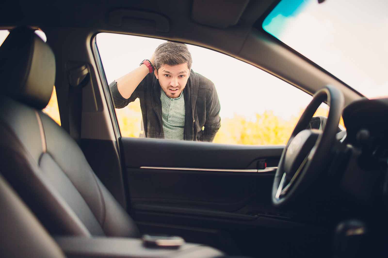 Locksmith Unlock a Car with a Keyless Entry System Image